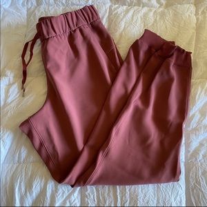 Lululemon On the Fly Jogger *Woven